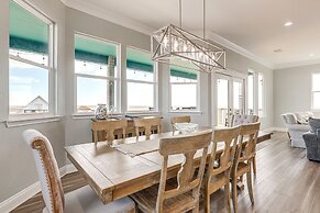 'footprints in the Sand' - Luxe Freeport Home!