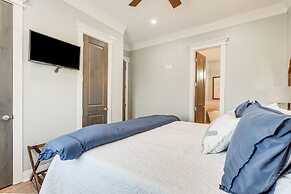 'footprints in the Sand' - Luxe Freeport Home!