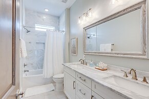 'footprints in the Sand' - Luxe Freeport Home!