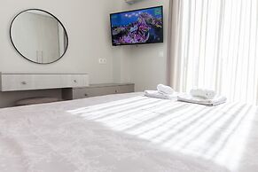 Marousi Modern Green Oasis with Balcony