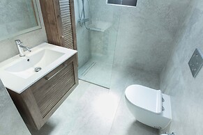 Marousi Modern Green Oasis with Balcony