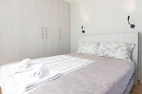 Marousi Modern Green Oasis with Balcony