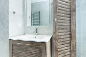 Marousi Modern Green Oasis with Balcony