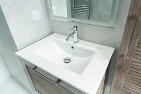 Marousi Modern Green Oasis with Balcony