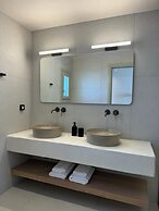 Morfes Luxury Suites by Caldera Houses