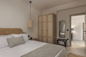 Morfes Luxury Suites by Caldera Houses