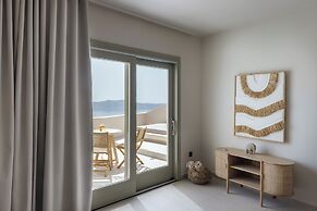 Morfes Luxury Suites by Caldera Houses