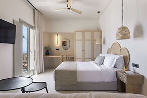 Morfes Luxury Suites by Caldera Houses