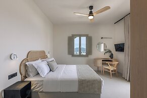 Morfes Luxury Suites by Caldera Houses