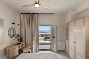 Morfes Luxury Suites by Caldera Houses