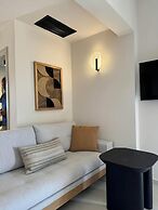 Morfes Luxury Suites by Caldera Houses