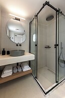 Morfes Luxury Suites by Caldera Houses