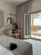 Morfes Luxury Suites by Caldera Houses