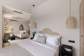 Morfes Luxury Suites by Caldera Houses