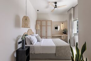 Morfes Luxury Suites by Caldera Houses