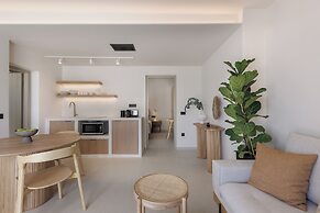 Morfes Luxury Suites by Caldera Houses