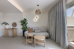 Morfes Luxury Suites by Caldera Houses