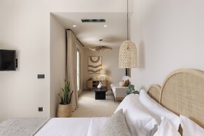 Morfes Luxury Suites by Caldera Houses