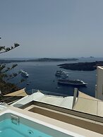 Morfes Luxury Suites by Caldera Houses