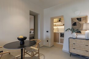 Morfes Luxury Suites by Caldera Houses