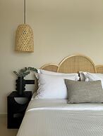 Morfes Luxury Suites by Caldera Houses