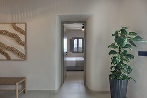 Morfes Luxury Suites by Caldera Houses