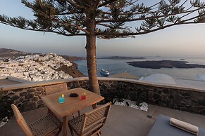 Morfes Luxury Suites by Caldera Houses