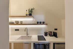 Morfes Luxury Suites by Caldera Houses