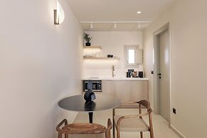 Morfes Luxury Suites by Caldera Houses