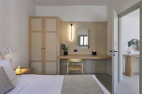 Morfes Luxury Suites by Caldera Houses