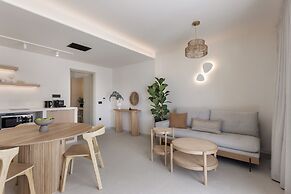 Morfes Luxury Suites by Caldera Houses