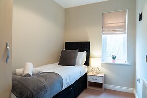 Lovely 4-bed House in Huntingdon