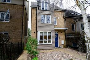 Lovely 4-bed House in Huntingdon