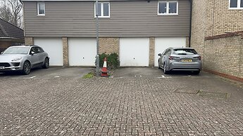 Lovely 4-bed House in Huntingdon