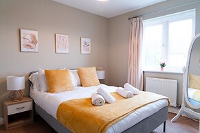 Lovely 4-bed House in Huntingdon