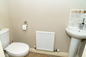 Lovely 4-bed House in Huntingdon