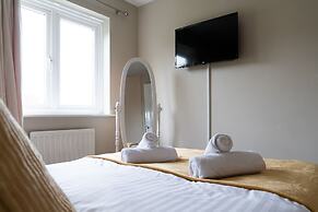 Lovely 4-bed House in Huntingdon