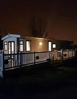 Premium 2 bed Caravan Sleeps 6 With Huge Decking