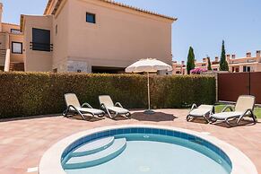 Captivating 2-bed Apartment in Praia da Luz