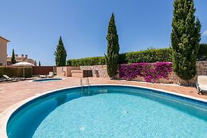 Captivating 2-bed Apartment in Praia da Luz
