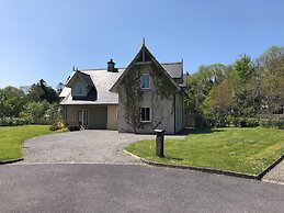 4 Bedroom Holiday Home With Wheelchair Accessible Bathroom 2km From Ke