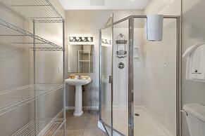 Windemere 904 Pool Side Cabana Included!