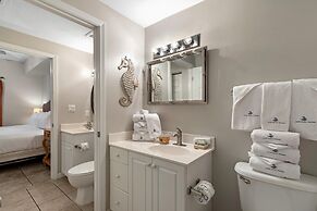 Windemere 904 Pool Side Cabana Included!