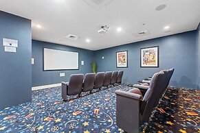 Indigo East 901 + Den W/cabana !