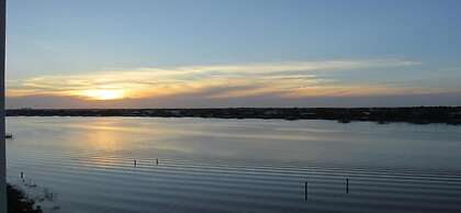 Indigo East 901 + Den W/cabana !