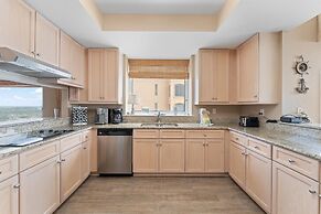 Indigo East 901 + Den W/cabana !