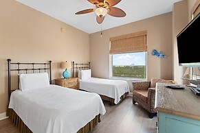 Indigo East 901 + Den W/cabana !