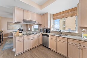 Indigo East 901 + Den W/cabana !