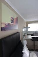 Chic & Serene 1-Bed Haven in Roodepoort