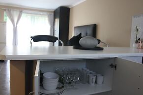 Chic & Serene 1-Bed Haven in Roodepoort